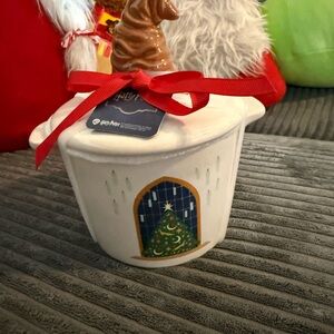 Rae Dunn Harry Potter “Deck the Great Hall” mini crock baking dish with lid